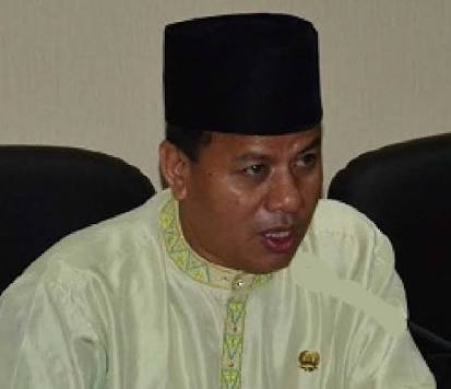 Suhardiman Amby: Mana Siti Nurbaya yang Teriak Kebun Cukong Jangan Diputihkan ? Suhardiman Amby: Mana Siti Nurbaya yang Teriak Kebun Cukong Jangan Diputihkan ?i
