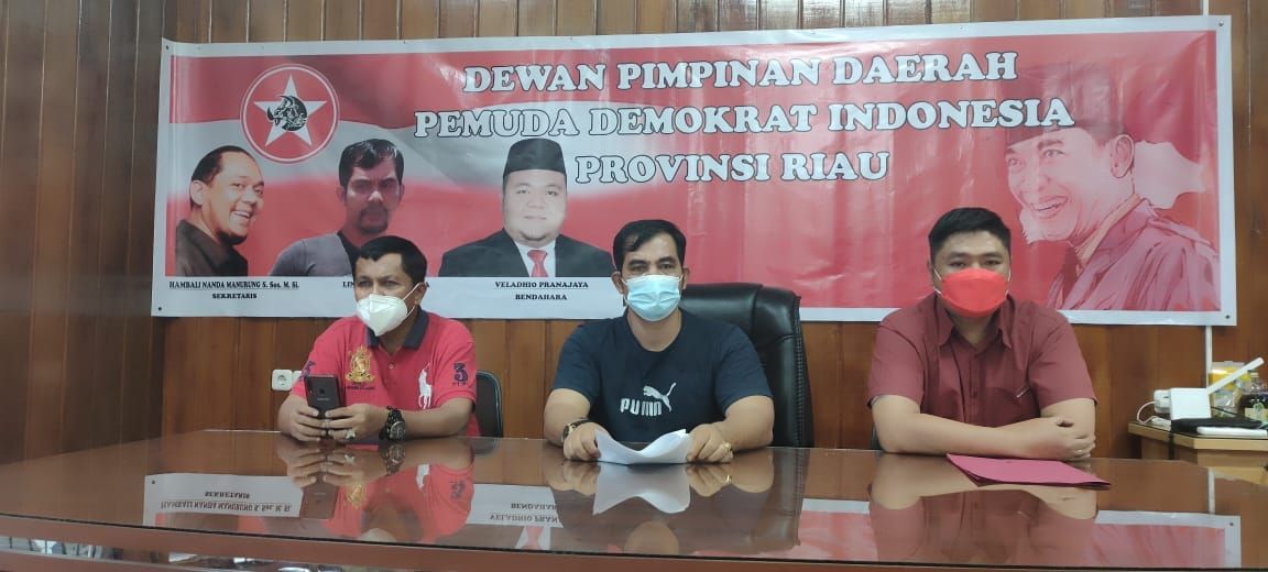 Nama Ahmad Effendi Siregar Kembali Terseret Pada Mosi Tak Percaya Terhadap Fuad Santoso Nama Ahmad Effendi Siregar Kembali Terseret Pada Mosi Tak Percaya Terhadap Fuad Santosoi