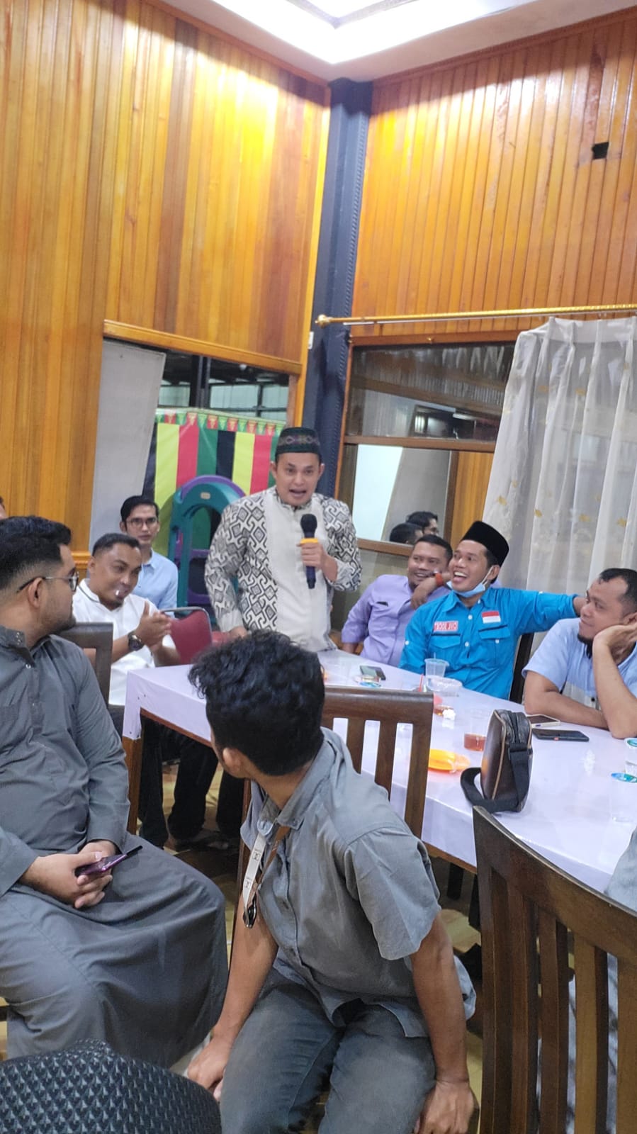 Saat buka bersama IKPR, Arul Kampai sebut nama Syahrul Aidi tokoh berpotensi calon kuat Gubri 2024 Saat buka bersama IKPR, Arul Kampai sebut nama Syahrul Aidi tokoh berpotensi calon kuat Gubri 2024i