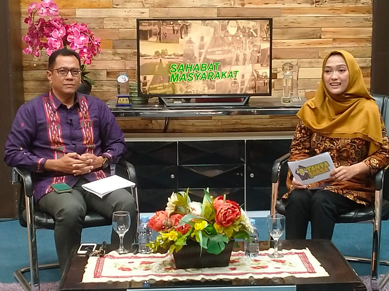 KASI B BIDANG INTELIJEN KEJAKSAAN TINGGI RIAU MENJADI NARASUMBER PADA KEGIATAN TANYA JAKSA DENGAN TEMA JAKSA JAGA PESANTREN KASI B BIDANG INTELIJEN KEJAKSAAN TINGGI RIAU MENJADI NARASUMBER PADA KEGIATAN TANYA JAKSA DENGAN TEMA JAKSA JAGA PESANTRENi