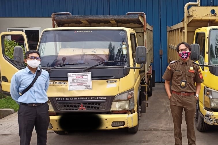 Kantor Pajak Riau Sita Aset Penunggak Pajak Senilai Rp5,37 Miliar Kantor Pajak Riau Sita Aset Penunggak Pajak Senilai Rp5,37 Miliari