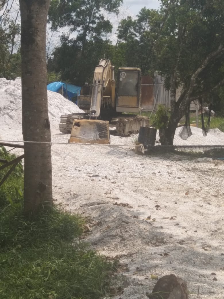 Jangankan Kapolsek Tambang dan Kapolres Kampar. Kapolda Riau ngak bisa menutup Aquary Ilegal di Kabupaten Kampar. Ada apa ? Jangankan Kapolsek Tambang dan Kapolres Kampar. Kapolda Riau ngak bisa menutup Aquary Ilegal di Kabupaten Kampar. Ada apa ?i