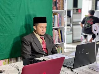 Keterlambatan Pencairan Beasiswa Pemprov Riau 2024 Mendapat Sorotan Dari Tokoh Pendidikan Riau Keterlambatan Pencairan Beasiswa Pemprov Riau 2024 Mendapat Sorotan Dari Tokoh Pendidikan Riaui