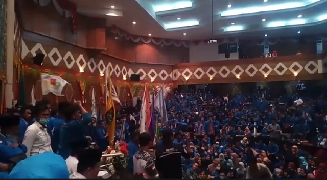 Pak Presiden, Ribuan Mahasiswa Riau Minta Kapolda Riau Dicopot Pak Presiden, Ribuan Mahasiswa Riau Minta Kapolda Riau Dicopoti