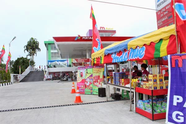 Pengendara Mobil Menikmati BBM Bersubsidi, Warga Pekanbaru Mengamuk di SPBU Ini Pengendara Mobil Menikmati BBM Bersubsidi, Warga Pekanbaru Mengamuk di SPBU Inii