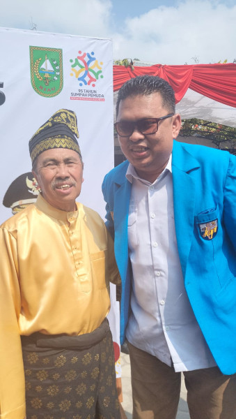 Pemprov dan KNPI Riau Kompak Sukseskan Upacara Hari Sumpah Pemuda Pemprov dan KNPI Riau Kompak Sukseskan Upacara Hari Sumpah Pemudai