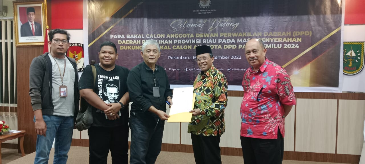 Maju DPD RI, Dr. drh. H. Chaidir, MM “Berbekal akal budi memperjuangkan hak dan keadilan rakyat Riau Maju DPD RI, Dr. drh. H. Chaidir, MM “Berbekal akal budi memperjuangkan hak dan keadilan rakyat Riaui