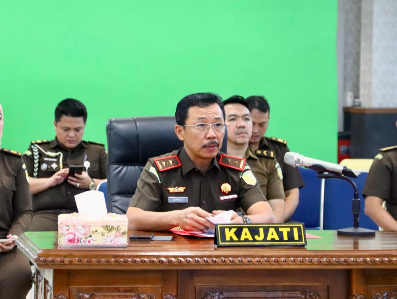 PENGAJUAN 1 (SATU) PERKARA UNTUK DILAKUKAN PENGHENTIAN PENUNTUTAN BERDASARKAN KEADILAN RESTORATIF JUSTICE DISETUJUI OLEH JAMPIDUM KEJAKSAAN AGUNG RI PENGAJUAN 1 (SATU) PERKARA UNTUK DILAKUKAN PENGHENTIAN PENUNTUTAN BERDASARKAN KEADILAN RESTORATIF JUSTICE DISETUJUI OLEH JAMPIDUM KEJAKSAAN AGUNG RIi