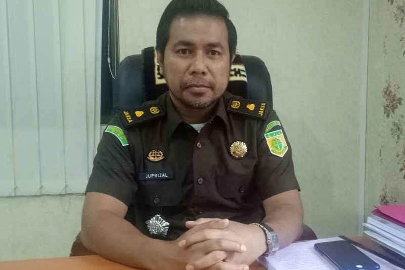 Kejari Bengkalis Usut Dugaan Pemalsuan Dokumen Pemenang Tender Bahan Kimia PDAM Kejari Bengkalis Usut Dugaan Pemalsuan Dokumen Pemenang Tender Bahan Kimia PDAMi