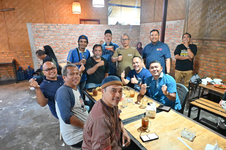 Deklarasi Calon Ketua PWI Riau Masa Bakti 2023-2028, Wartawan Senior Sepakat Dukung Raja Isyam Azwar Deklarasi Calon Ketua PWI Riau Masa Bakti 2023-2028, Wartawan Senior Sepakat Dukung Raja Isyam Azwari
