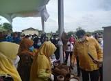 Menko Airlangga Tinjau Distribusi Minyak Goreng Murah di Kota Pekanbaru Menko Airlangga Tinjau Distribusi Minyak Goreng Murah di Kota Pekanbarui