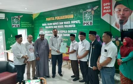 Ketua Syuro PKB Doakan Hafit Syukri - Erizal Menang di Pilkada Rohul Ketua Syuro PKB Doakan Hafit Syukri - Erizal Menang di Pilkada Rohuli