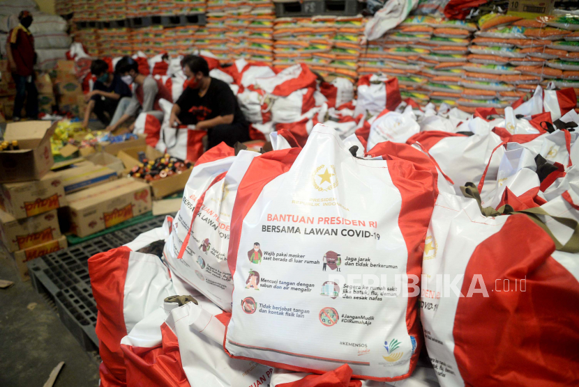 Pengamat Soroti Sengkarut Pengelolaan Data Bansos Pengamat Soroti Sengkarut Pengelolaan Data Bansosi
