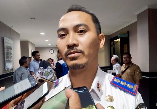 Dishub Pekanbaru: Kalau Jukir tak Pakai Atribut Boleh Tak Bayar Parkir Dishub Pekanbaru: Kalau Jukir tak Pakai Atribut Boleh Tak Bayar Parkiri