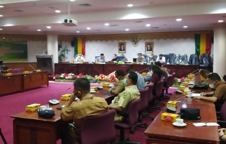 DPRD Riau Mediasi Selisih Dua Perusahaan Asing dengan Anggota Dewan Bengkalis DPRD Riau Mediasi Selisih Dua Perusahaan Asing dengan Anggota Dewan Bengkalisi