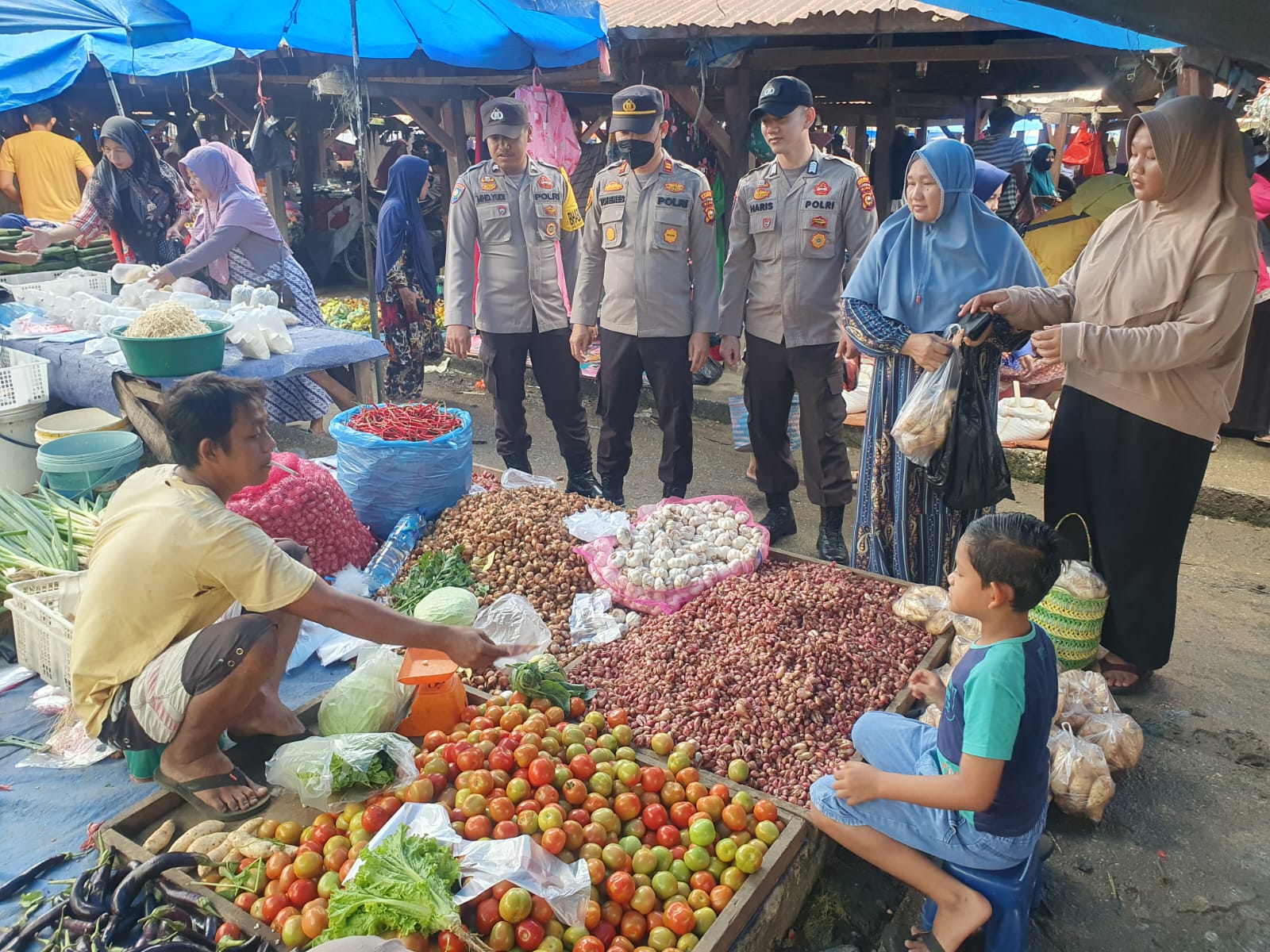 Pantau Situasi Kamtibmas, Kapolsek Tambang Patroli di Pasar Tarai Bangun dan Kampa Pantau Situasi Kamtibmas, Kapolsek Tambang Patroli di Pasar Tarai Bangun dan Kampai