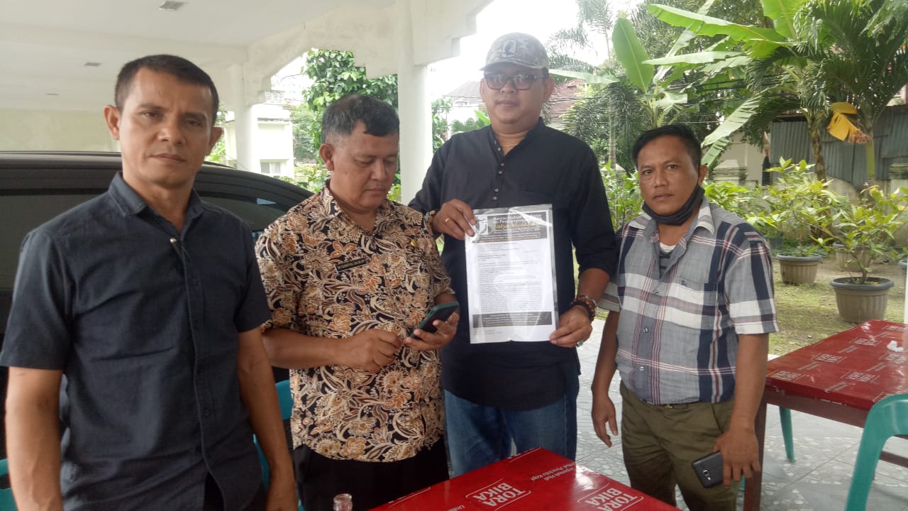 Setelah dari Polda, Kades di Sosa Padang Lawas ini Dilaporkan ke Inspektorat Sumatera Utara Setelah dari Polda, Kades di Sosa Padang Lawas ini Dilaporkan ke Inspektorat Sumatera Utarai