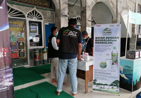 Air Minum Wakaf Gratis Hadir di Pekanbaru Air Minum Wakaf Gratis Hadir di Pekanbarui