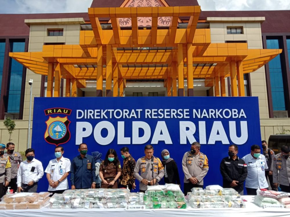 Polda Riau Musnahkan 1.111,2 Kilogram Sabu dan 34.182 Butir Pil Ekstasi Polda Riau Musnahkan 1.111,2 Kilogram Sabu dan 34.182 Butir Pil Ekstasii