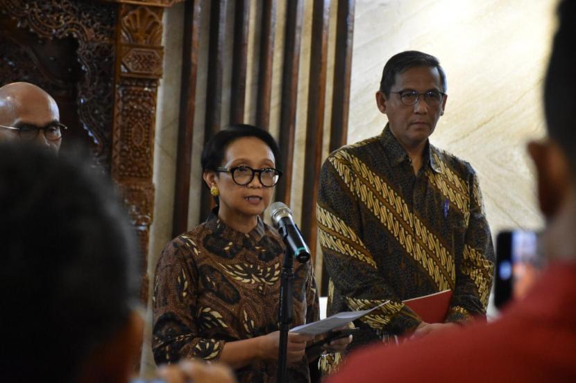 Indonesia Larang Pendatang dari Iran, Italia, dan Korsel Indonesia Larang Pendatang dari Iran, Italia, dan Korseli