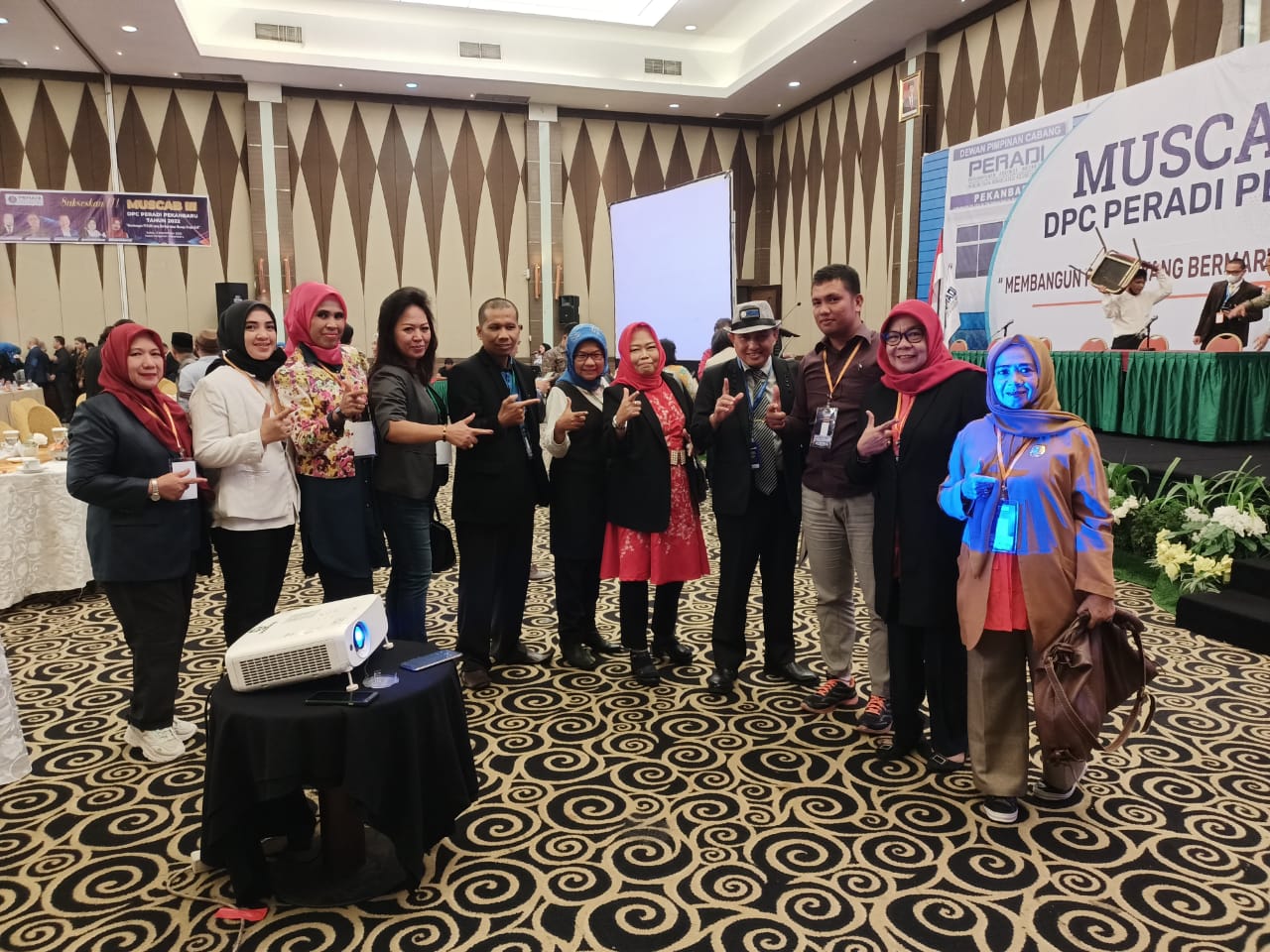 Kemenangan Dewi Septriany Hawa Baru Perubahan di Tubuh Peradi Pekanbaru Kemenangan Dewi Septriany Hawa Baru Perubahan di Tubuh Peradi Pekanbarui
