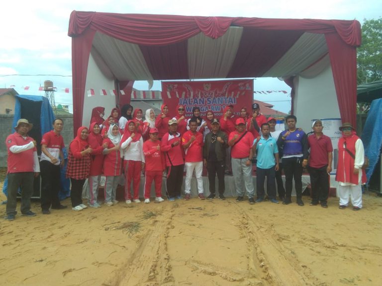 HUT Kemerdekaan RI Ke 77 di RW 16, Berjalan Meriah. Masyarakat Bersuka Ria HUT Kemerdekaan RI Ke 77 di RW 16, Berjalan Meriah. Masyarakat Bersuka Riai