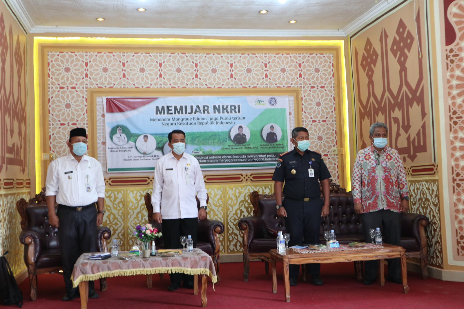 Bem Polbeng dan Kades se Bantan Bahas Pulau Terluar, Jokowi Kunjungi Bem Polbeng dan Kades se Bantan Bahas Pulau Terluar, Jokowi Kunjungii