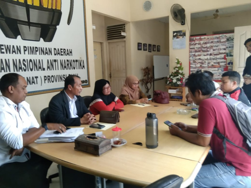 Bapak Kapolri , Bapak Prabowa presiden kami tolong tolong saya , tanah ,tanaman dan rumah saya dihancurkan . Bapak Kapolri , Bapak Prabowa presiden kami tolong tolong saya , tanah ,tanaman dan rumah saya dihancurkan .i