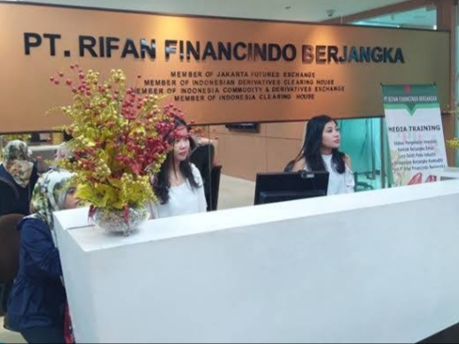 Sempat Dibekukan, RFB Kembali Eksis Duduki Peringkat 1 Pialang Teraktif Sempat Dibekukan, RFB Kembali Eksis Duduki Peringkat 1 Pialang Teraktifi