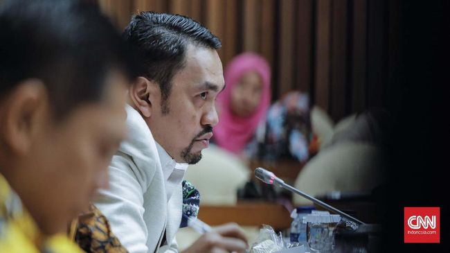DPR Minta Polisi Buru Peretas Aktivis ICW & Eks Pimpinan KPK DPR Minta Polisi Buru Peretas Aktivis ICW & Eks Pimpinan KPKi