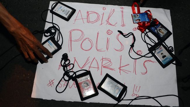 Babak Belur Jurnalis Tempo saat Investigasi Kasus Suap Pajak Babak Belur Jurnalis Tempo saat Investigasi Kasus Suap Pajaki