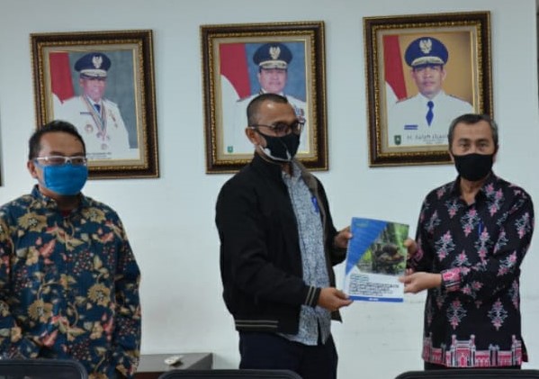 Propinsi Riau Bersyukur Pertumbuhan Ekonomi Masih Positif Propinsi Riau Bersyukur Pertumbuhan Ekonomi Masih Positifi