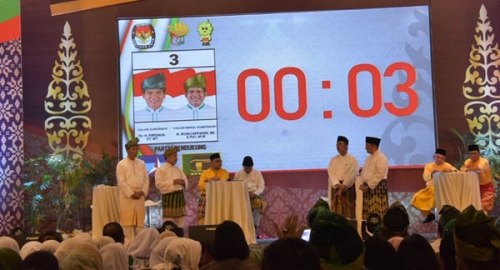 Firdaus-Rusli Ingin Investasi Hadir Tetap Perhatikan Kearifan Lokal Firdaus-Rusli Ingin Investasi Hadir Tetap Perhatikan Kearifan Lokali