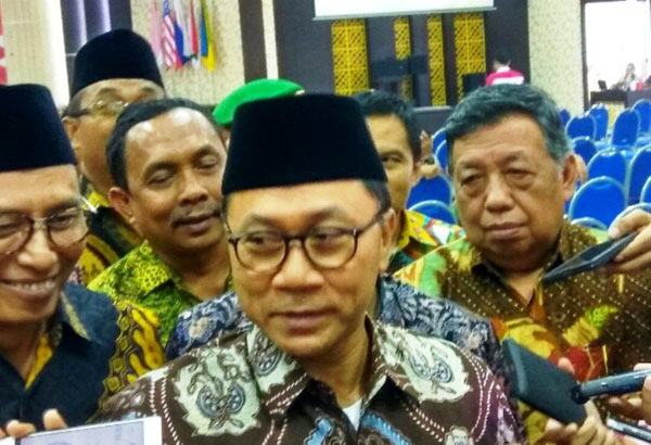 Zulhas Sebut Amien Rais Orang Spesial di PAN Zulhas Sebut Amien Rais Orang Spesial di PANi
