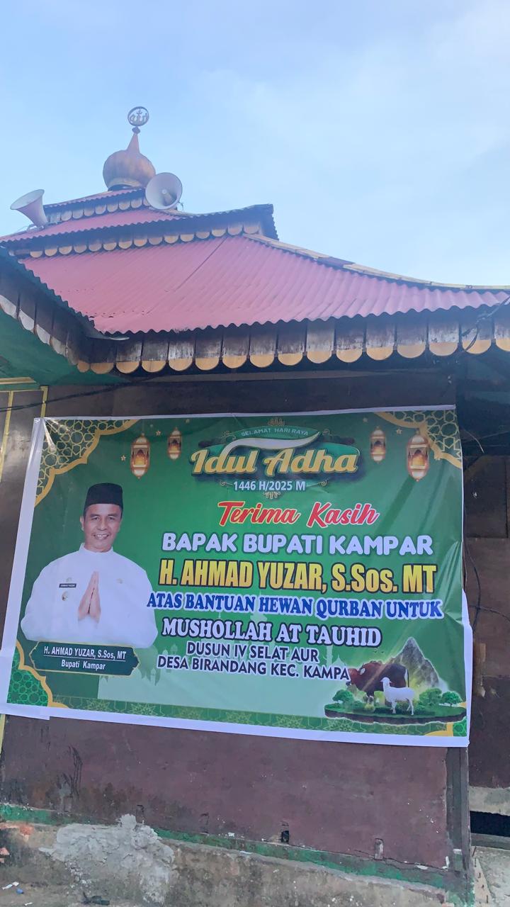 Mushollah At Tauhid Desa Birandang Sembelih 1 Ekor Kerbau Bantuan Bupati Kampar Mushollah At Tauhid Desa Birandang Sembelih 1 Ekor Kerbau Bantuan Bupati Kampari