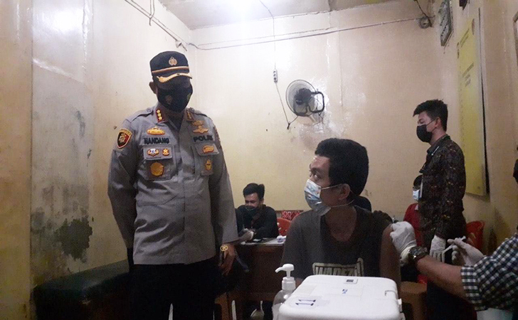 148 Tahanan Polresta Pekanbaru Ikut Vaksinasi Covid-19 148 Tahanan Polresta Pekanbaru Ikut Vaksinasi Covid-19i