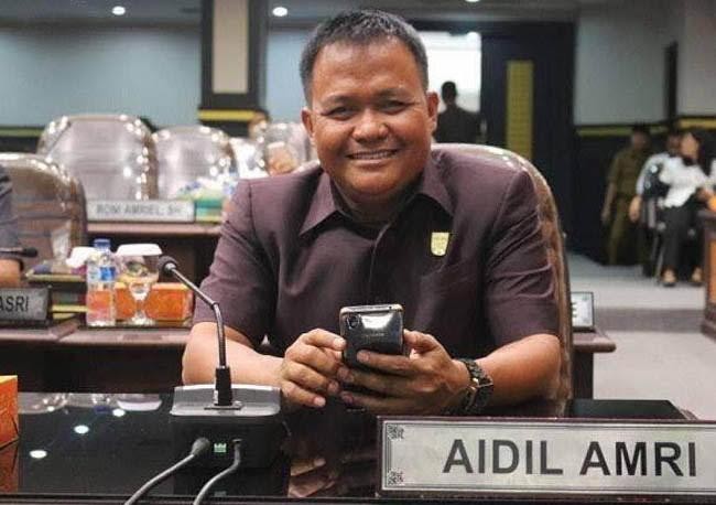 PUPR Jangan Hanya Urus Perkantoran Tenayan,Masih Banyak Jalan Berlubang PUPR Jangan Hanya Urus Perkantoran Tenayan,Masih Banyak Jalan Berlubangi