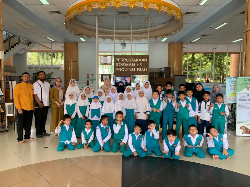 Keseruan Siswa/i SDIT Al-Qadariyah Pekanbaru Field Trip ke Pustaka Wilayahi