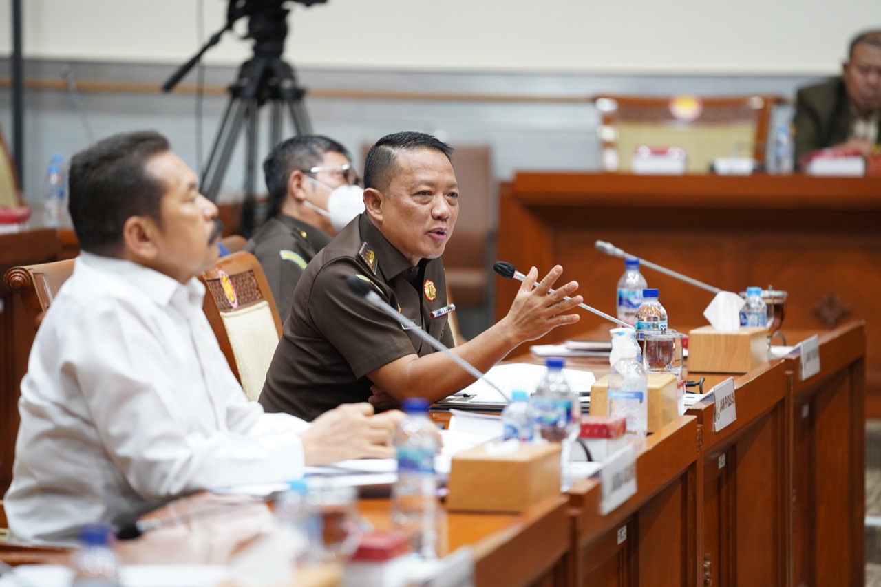Kejaksaan Agung Memeriksa 3 Orang Saksi Terkait Perkara BAKTI Kementerian Komunikasi dan Informatik Kejaksaan Agung Memeriksa 3 Orang Saksi Terkait Perkara BAKTI Kementerian Komunikasi dan Informatiki
