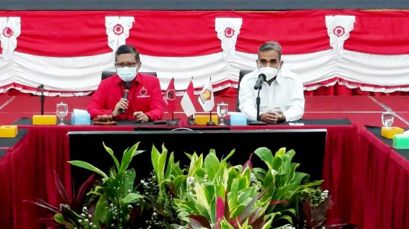 Sekjen PDIP: Megawati yang Putuskan Siapa Capres & Cawapres Sekjen PDIP: Megawati yang Putuskan Siapa Capres & Cawapresi