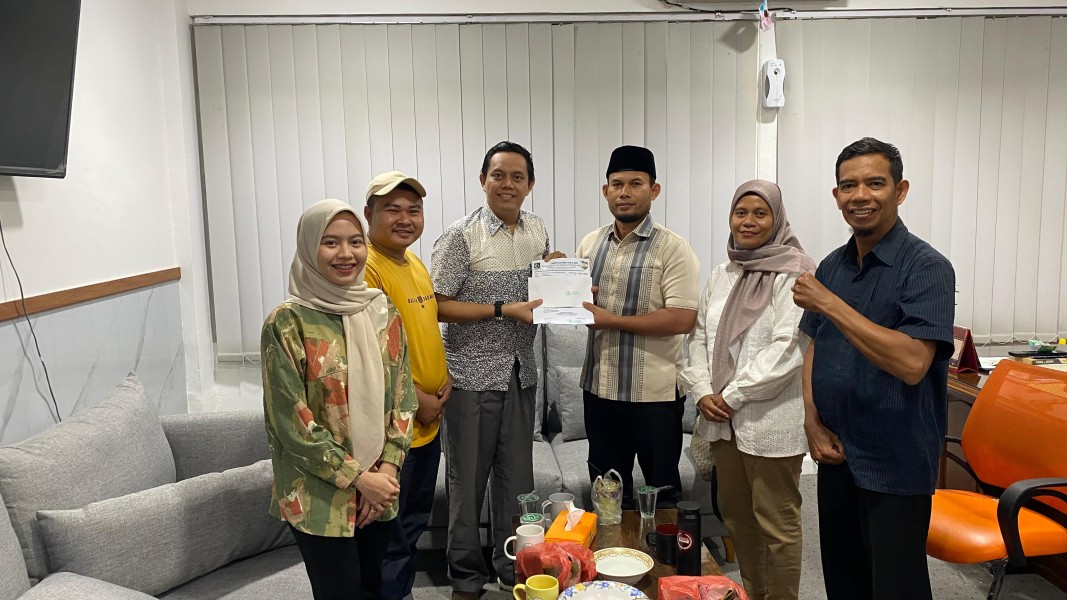 Alumni di KPU dan Bawaslu Bantu Qurban untuk Kahmi dan HMI Riau Alumni di KPU dan Bawaslu Bantu Qurban untuk Kahmi dan HMI Riaui