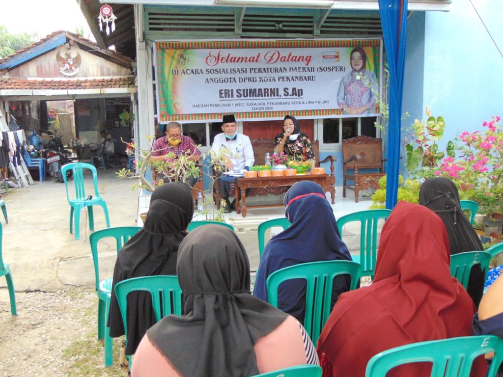 Dari Sosialisasi Perda UMKM, Anggota DPRD Pekanbaru Eri Sumarni Minta Warga Lebih Kreatif Dari Sosialisasi Perda UMKM, Anggota DPRD Pekanbaru Eri Sumarni Minta Warga Lebih Kreatifi