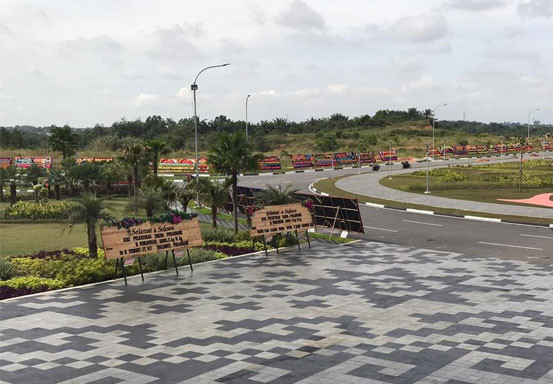 Sekda Definitif Kota Pekanbaru Dilantik, Ratusan Karangan Bunga Hiasi Komplek Perkantoran Tenayan Sekda Definitif Kota Pekanbaru Dilantik, Ratusan Karangan Bunga Hiasi Komplek Perkantoran Tenayani
