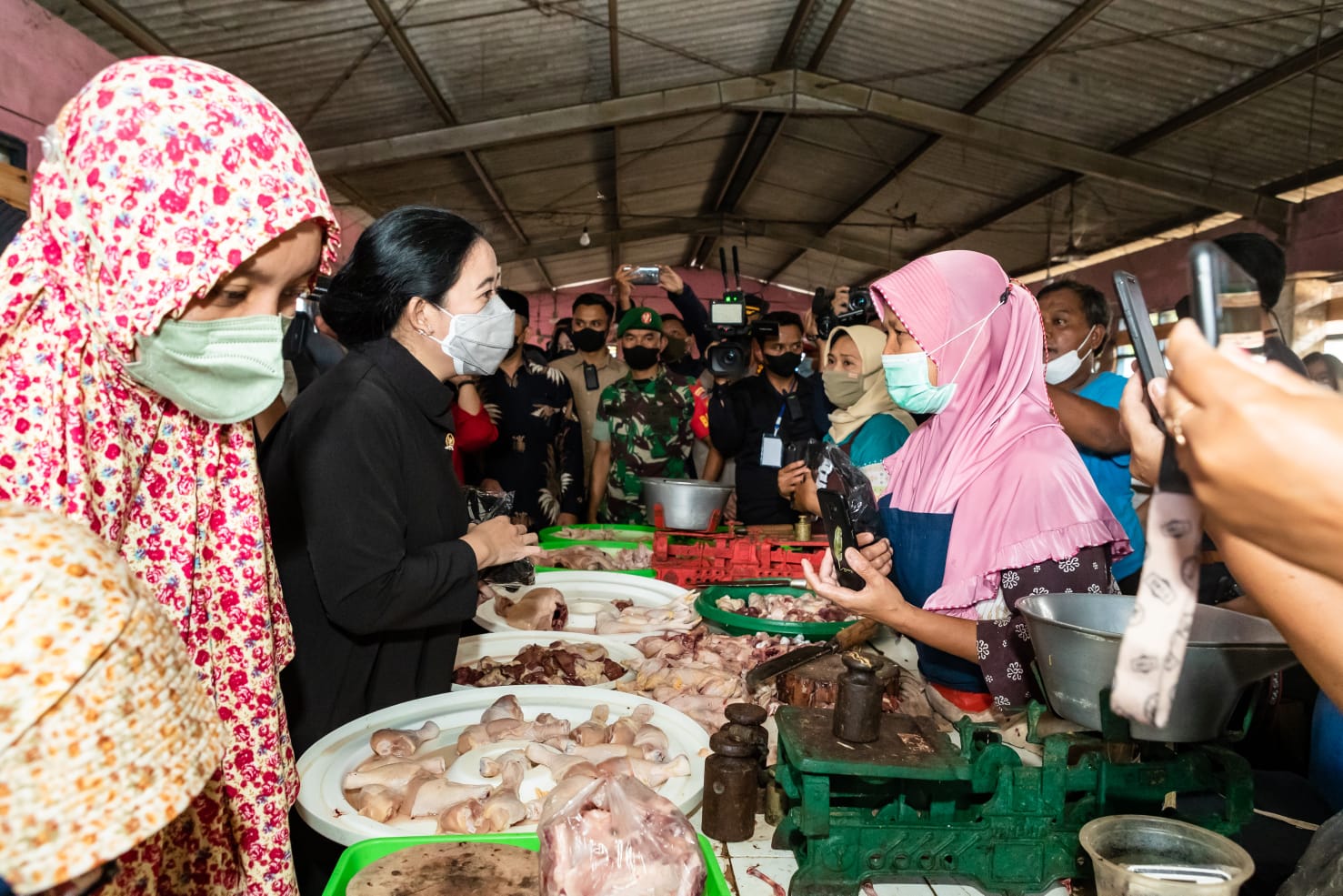 Cek Harga Pangan di Pasar Jungke Karanganyar, Puan Borong Bakso Untuk Buka Puasa Cek Harga Pangan di Pasar Jungke Karanganyar, Puan Borong Bakso Untuk Buka Puasai