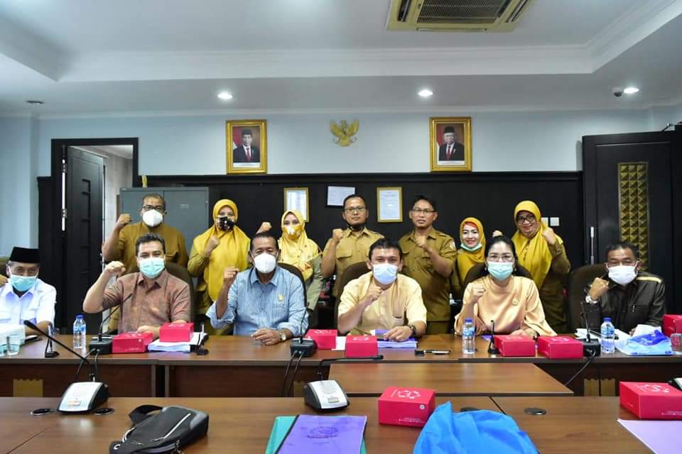 Komisi III DPRD Kota Pekanbaru Hearing Guru Bantu Pekanbaru Terkait Tunggakan Insentif Komisi III DPRD Kota Pekanbaru Hearing Guru Bantu Pekanbaru Terkait Tunggakan Insentifi
