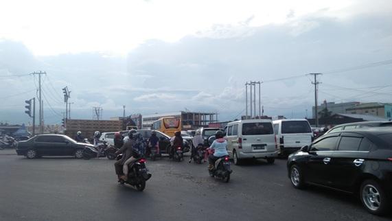 Macet Tiap Hari di Simpang Panam, ini Penyebabnya Macet Tiap Hari di Simpang Panam, ini Penyebabnyai