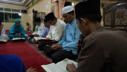 Safari Ramadhan di Pelalawan, Cawagub Rusli Ajak Masyarakat Makmurkan Masjid 10 Hari Terakhir Safari Ramadhan di Pelalawan, Cawagub Rusli Ajak Masyarakat Makmurkan Masjid 10 Hari Terakhiri