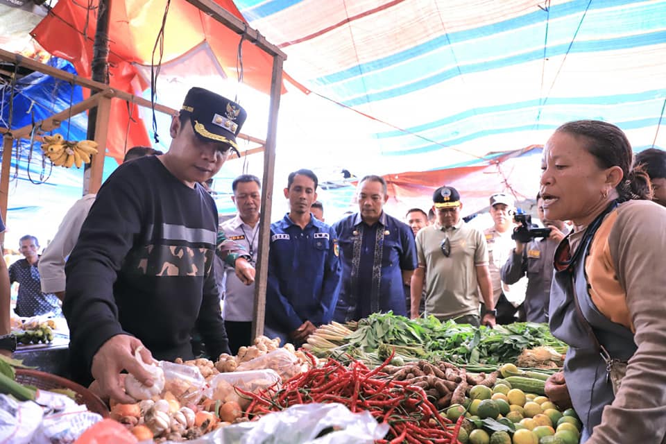 Pj Walikota Pekanbaru Sebut Harga Cabai Masih Tinggi Pj Walikota Pekanbaru Sebut Harga Cabai Masih Tinggii