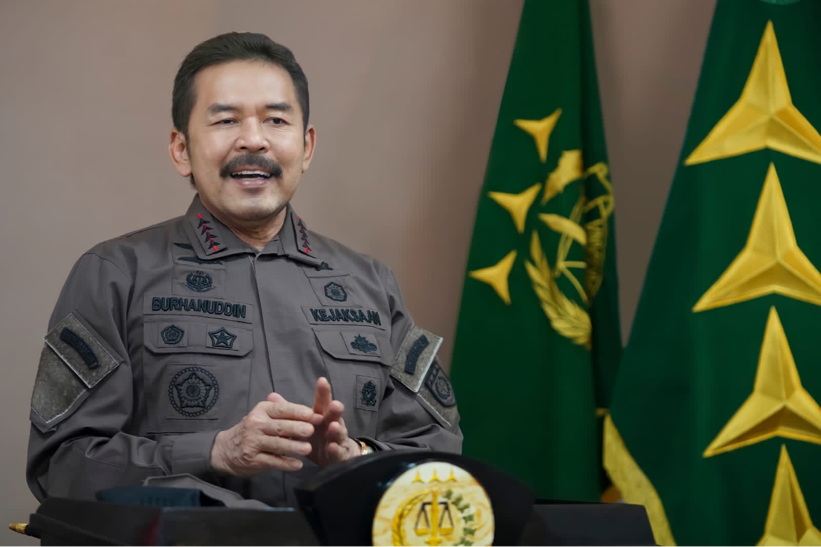 Jaksa Agung: Pola Hidup Sederhana dan Bijak Bermedia Sosial Harus Menjadi Budaya Kerja Insan Adhyaksa Jaksa Agung: Pola Hidup Sederhana dan Bijak Bermedia Sosial Harus Menjadi Budaya Kerja Insan Adhyaksai