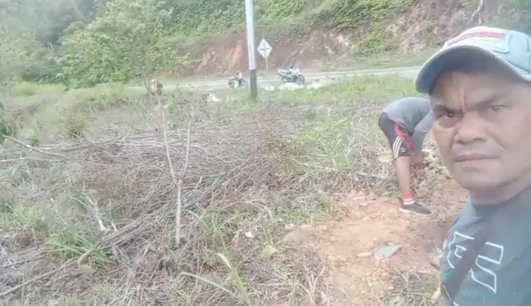 Laporan dari warga bahwa kawasan mangrove di Mande telah dimanfaatkan untuk kegiatan komersial Laporan dari warga bahwa kawasan mangrove di Mande telah dimanfaatkan untuk kegiatan komersiali